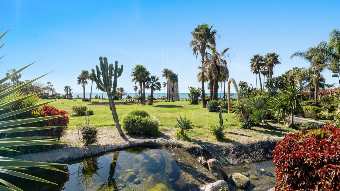 Sea View Luxury Penthouse - Newly Renovated on the Beach Side New Golden Mile