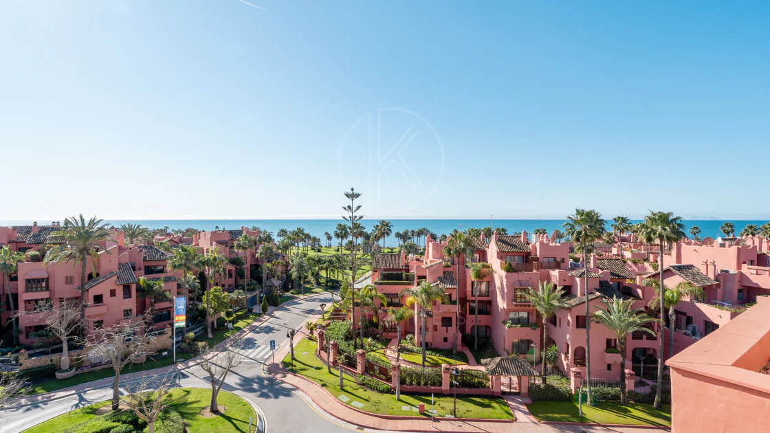 Sea View Luxury Penthouse - Newly Renovated on the Beach Side New Golden Mile