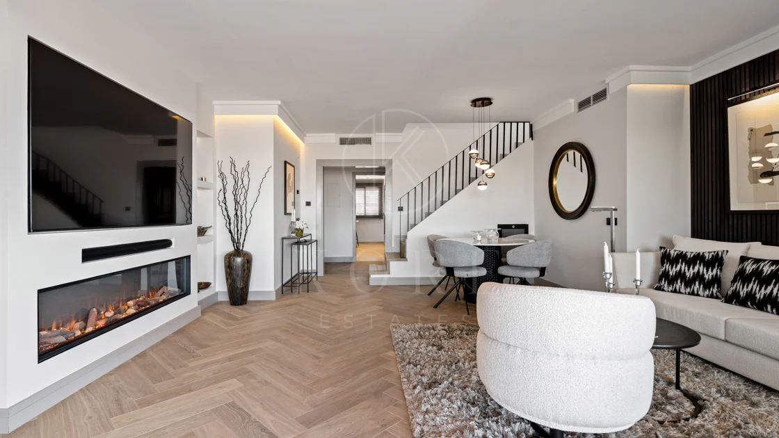 Sea View Luxury Penthouse - Newly Renovated on the Beach Side New Golden Mile