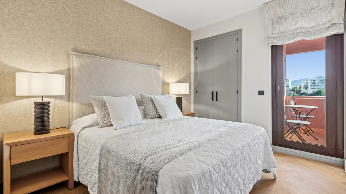 Sea View Luxury Penthouse - Newly Renovated on the Beach Side New Golden Mile