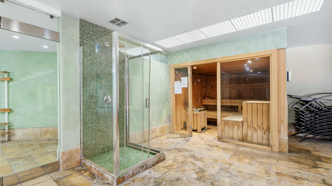 Sea View Luxury Penthouse - Newly Renovated on the Beach Side New Golden Mile