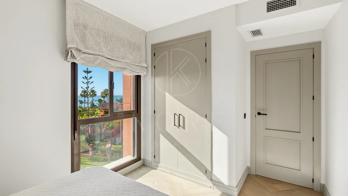 Sea View Luxury Penthouse - Newly Renovated on the Beach Side New Golden Mile
