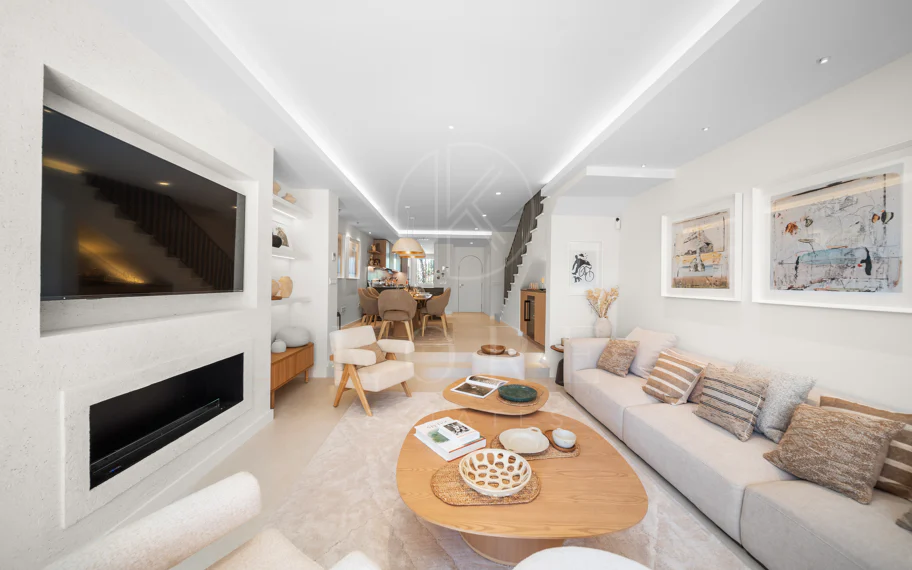 Turnkey Luxury Casa de 3 dormitorios en El Palmeral, Nueva Andalucia