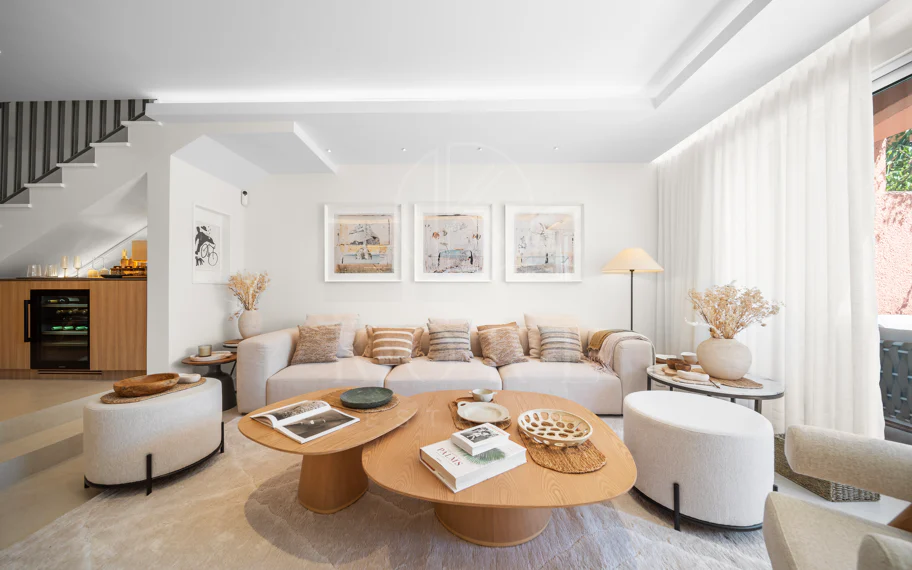 Turnkey Luxury Casa de 3 dormitorios en El Palmeral, Nueva Andalucia