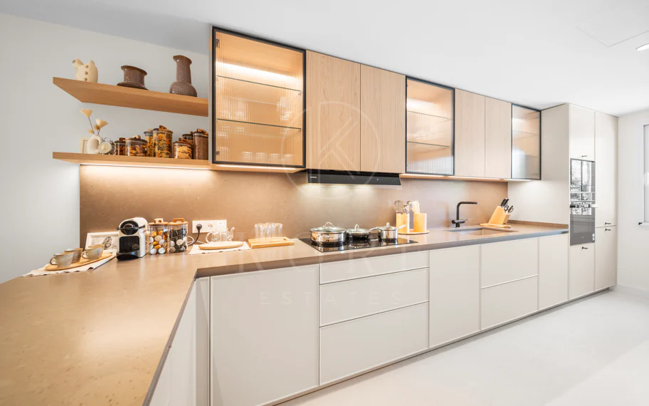 Turnkey Luxury Casa de 3 dormitorios en El Palmeral, Nueva Andalucia