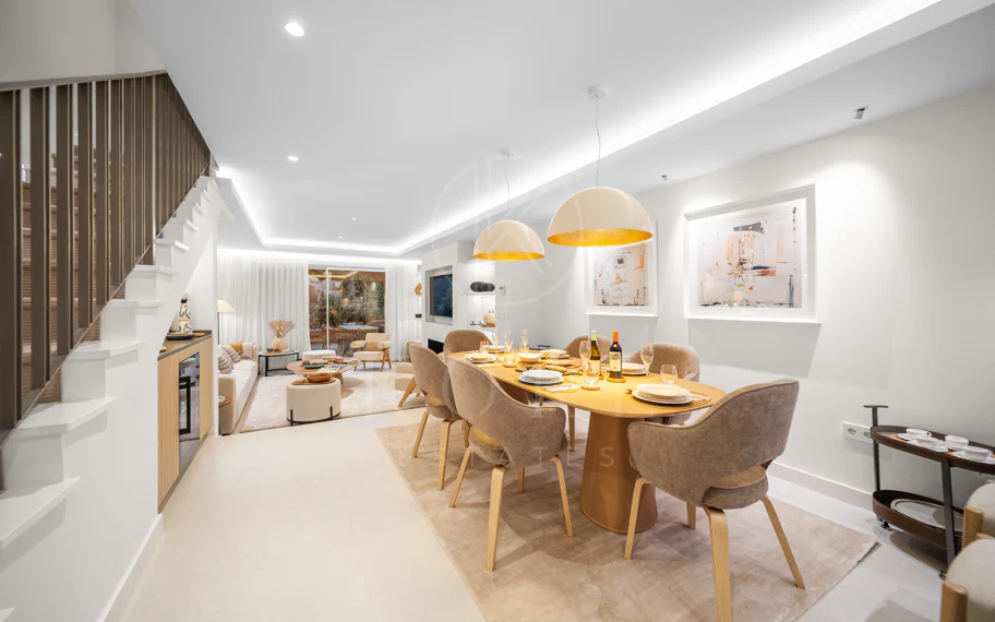 Turnkey Luxury Casa de 3 dormitorios en El Palmeral, Nueva Andalucia
