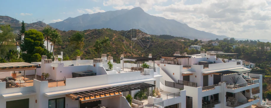 Stunning Duplex Penthouse with Private Pool and Panoramic Views in La Quinta, Benahavís