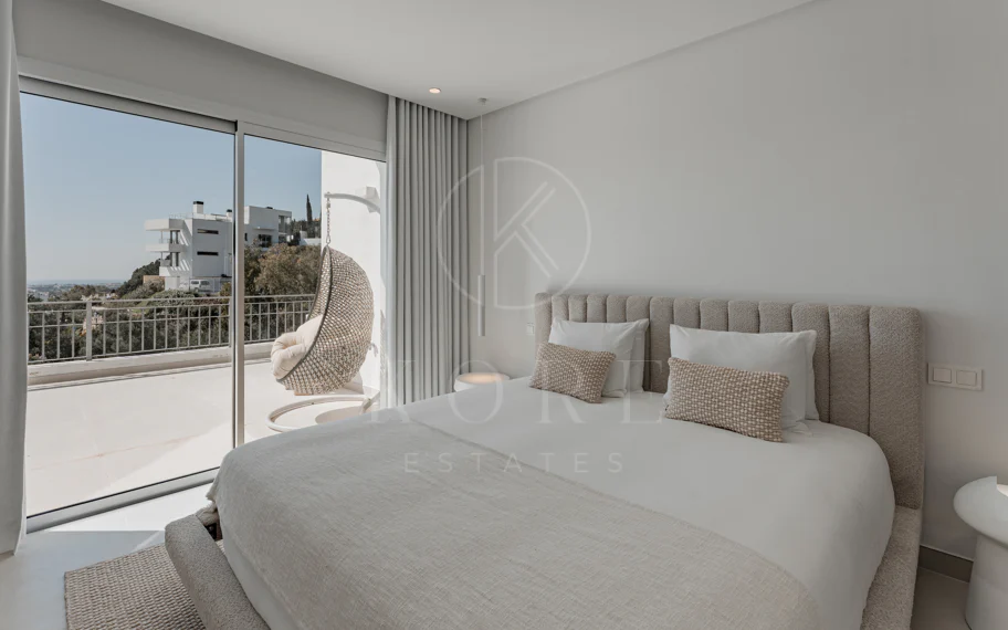 Impresionante Ático Dúplex con Piscina Privada y Vistas Espectaculares – La Quinta, Benahavís