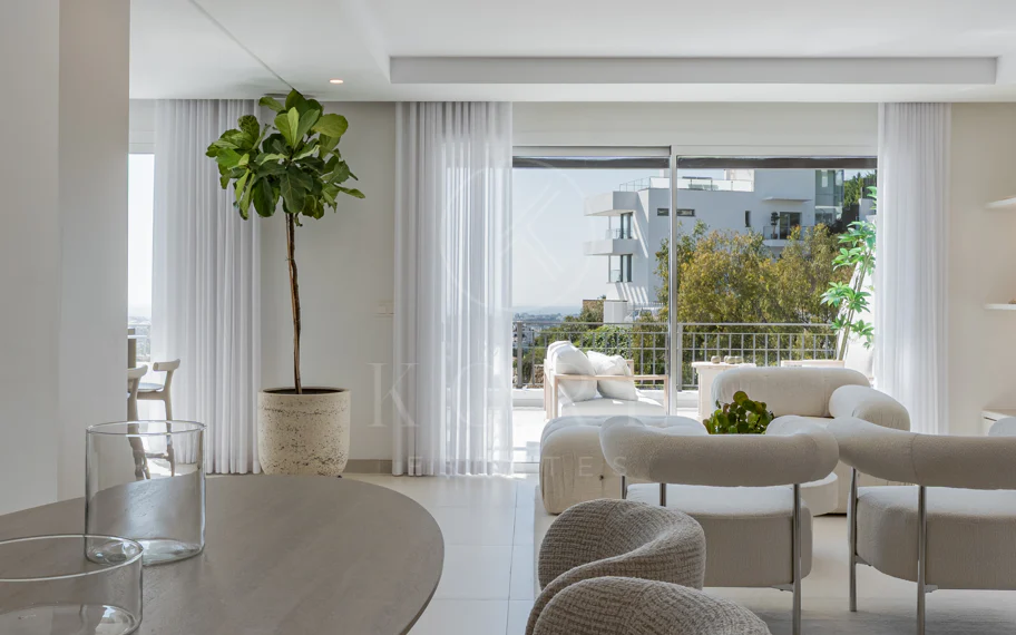 Impresionante Ático Dúplex con Piscina Privada y Vistas Espectaculares – La Quinta, Benahavís