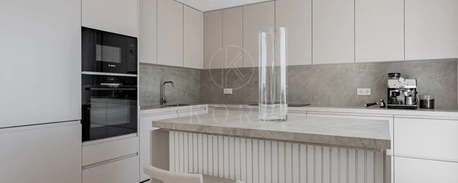 Stunning Duplex Penthouse with Private Pool and Panoramic Views in La Quinta, Benahavís