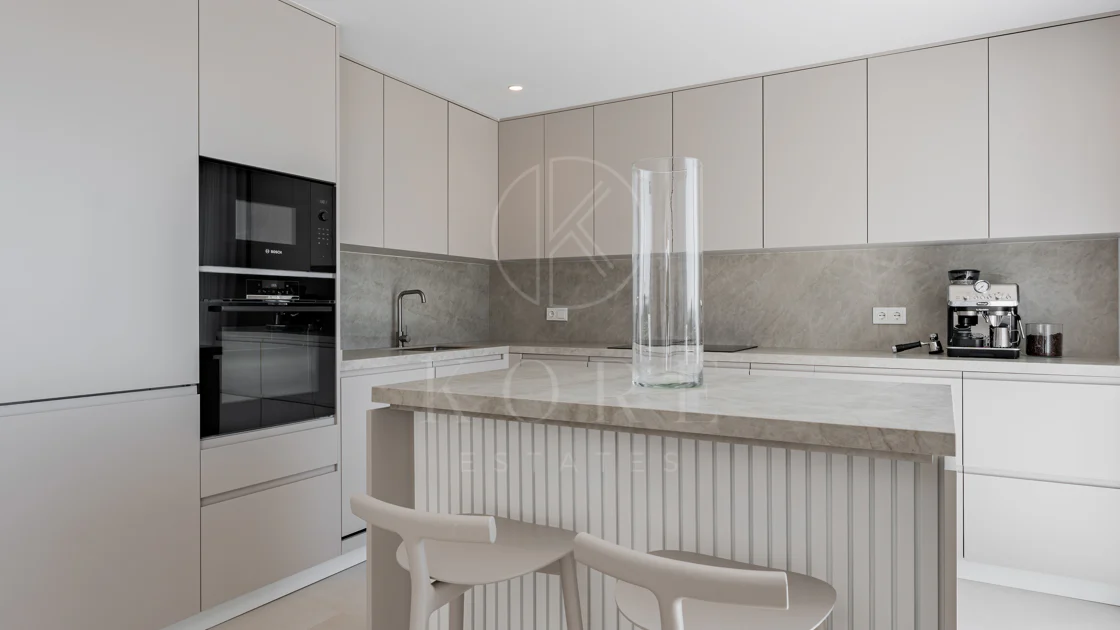 Stunning Duplex Penthouse with Private Pool and Panoramic Views in La Quinta, Benahavís