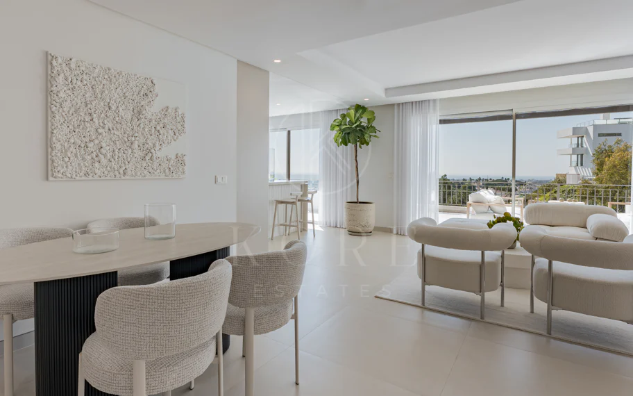 Impresionante Ático Dúplex con Piscina Privada y Vistas Espectaculares – La Quinta, Benahavís