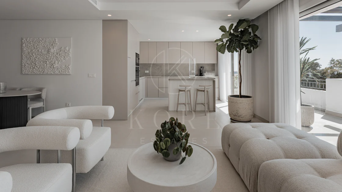 Stunning Duplex Penthouse with Private Pool and Panoramic Views in La Quinta, Benahavís