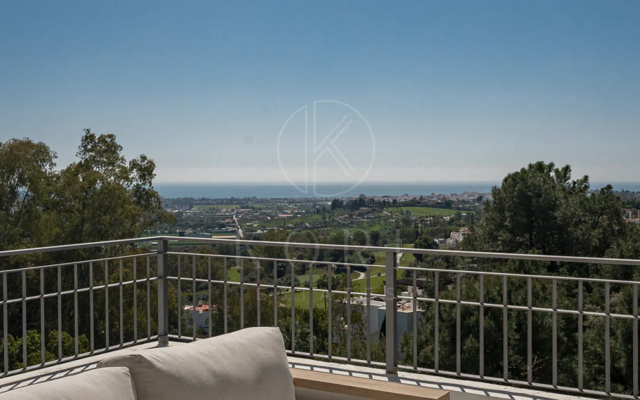 Impresionante Ático Dúplex con Piscina Privada y Vistas Espectaculares – La Quinta, Benahavís