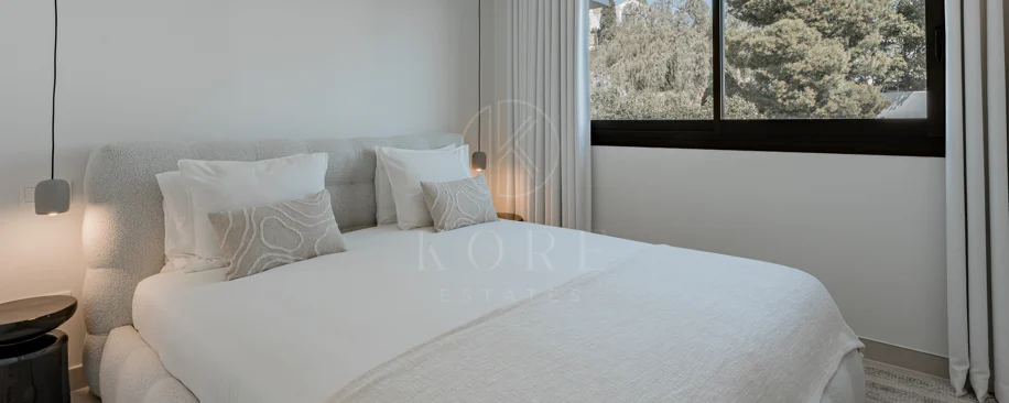 Stunning Duplex Penthouse with Private Pool and Panoramic Views in La Quinta, Benahavís