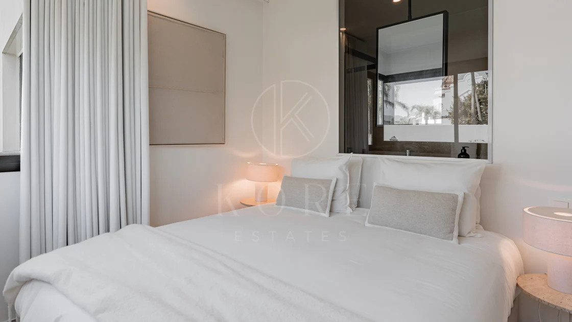 Stunning Duplex Penthouse with Private Pool and Panoramic Views in La Quinta, Benahavís