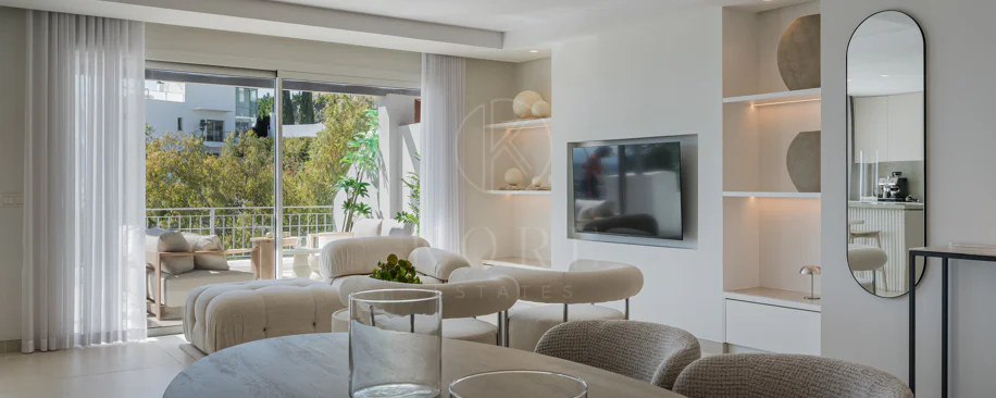 Stunning Duplex Penthouse with Private Pool and Panoramic Views in La Quinta, Benahavís