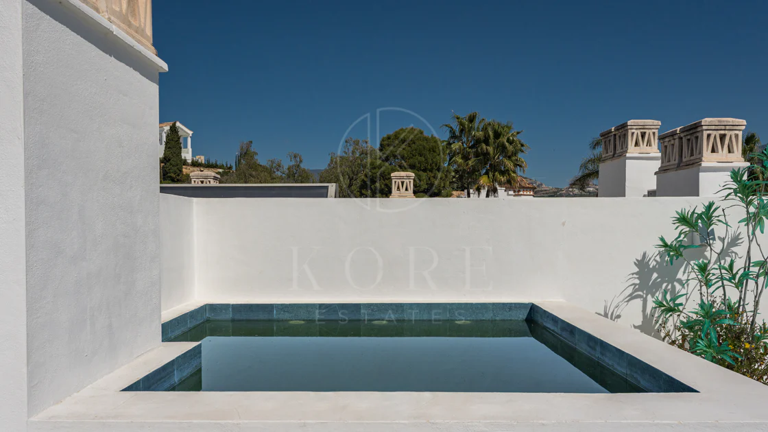 Stunning Duplex Penthouse with Private Pool and Panoramic Views in La Quinta, Benahavís