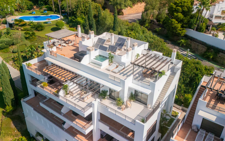 Stunning Duplex Penthouse with Private Pool and Panoramic Views in La Quinta, Benahavís
