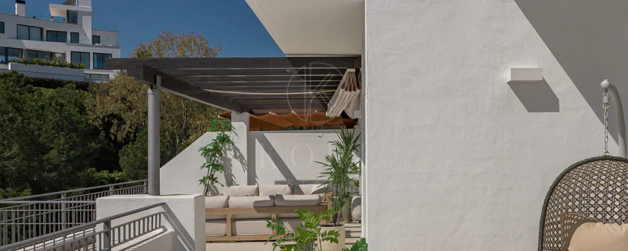 Stunning Duplex Penthouse with Private Pool and Panoramic Views in La Quinta, Benahavís