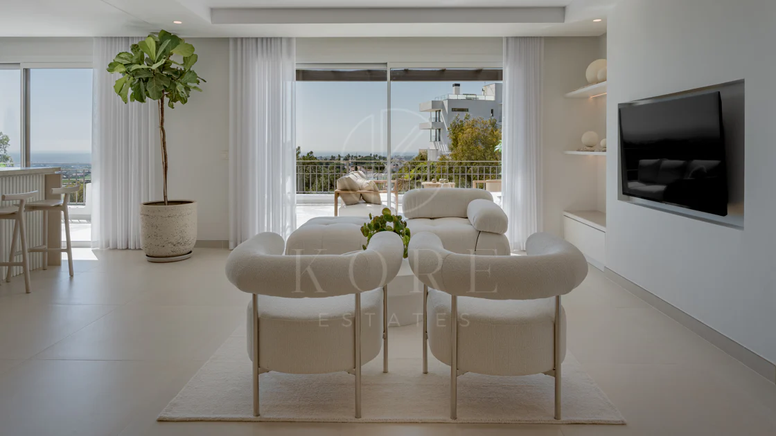 Stunning Duplex Penthouse with Private Pool and Panoramic Views in La Quinta, Benahavís