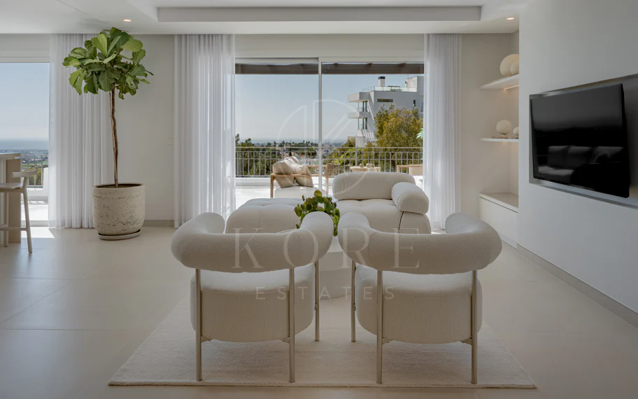 Impresionante Ático Dúplex con Piscina Privada y Vistas Espectaculares – La Quinta, Benahavís