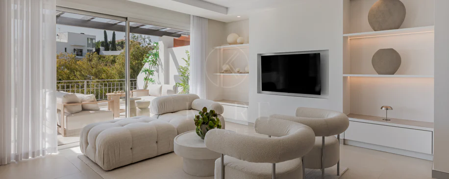 Stunning Duplex Penthouse with Private Pool and Panoramic Views in La Quinta, Benahavís