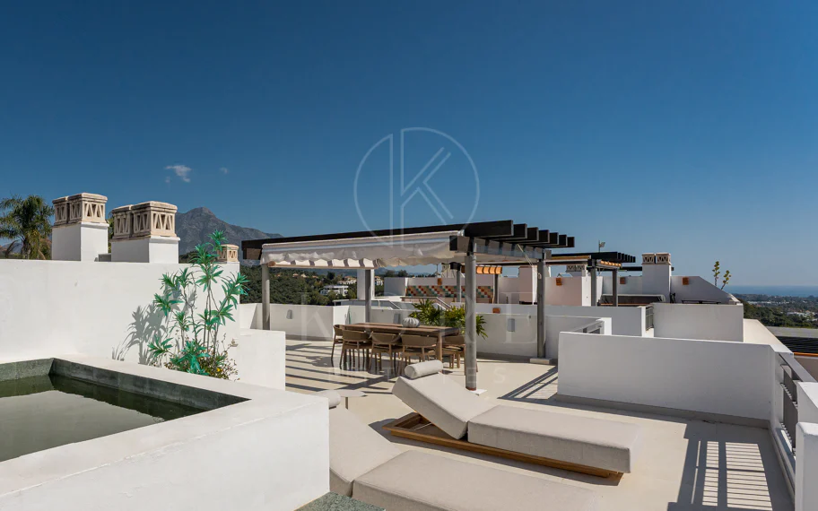 Impresionante Ático Dúplex con Piscina Privada y Vistas Espectaculares – La Quinta, Benahavís