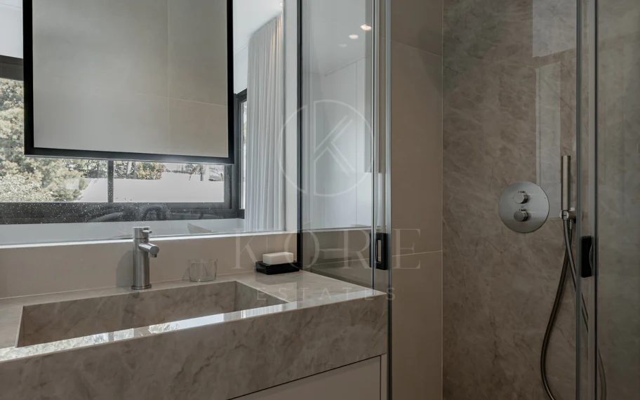 Impresionante Ático Dúplex con Piscina Privada y Vistas Espectaculares – La Quinta, Benahavís