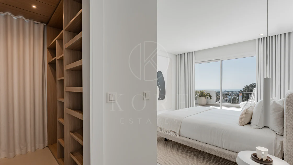 Stunning Duplex Penthouse with Private Pool and Panoramic Views in La Quinta, Benahavís