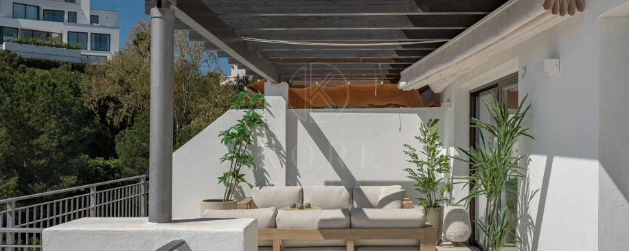 Stunning Duplex Penthouse with Private Pool and Panoramic Views in La Quinta, Benahavís