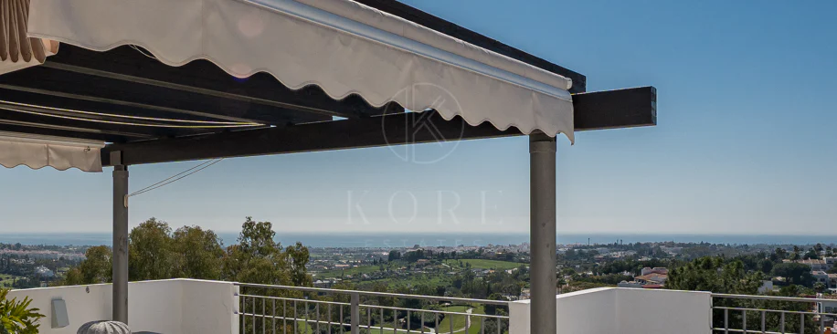 Stunning Duplex Penthouse with Private Pool and Panoramic Views in La Quinta, Benahavís