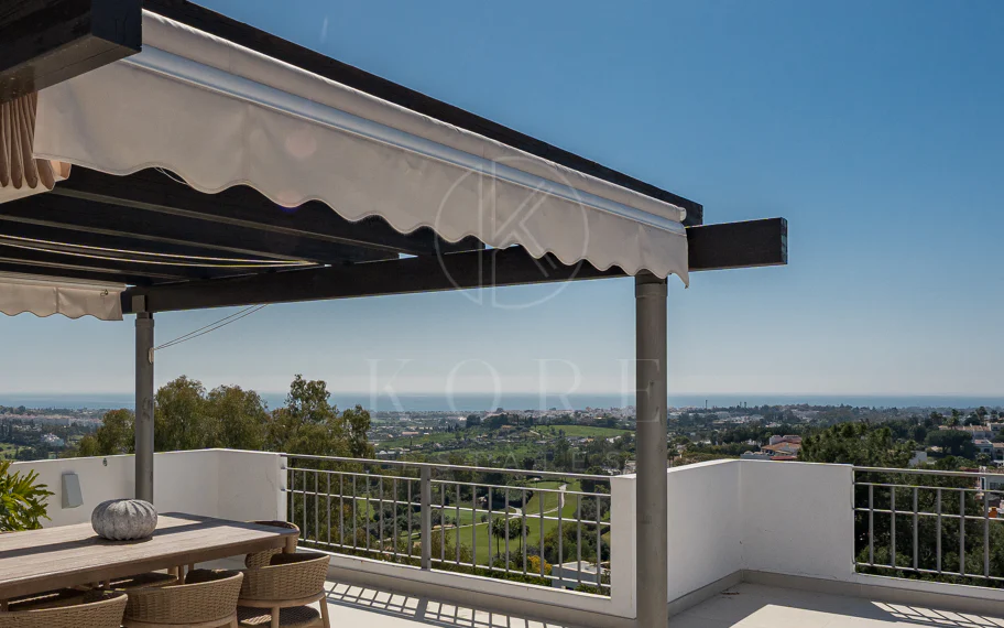 Impresionante Ático Dúplex con Piscina Privada y Vistas Espectaculares – La Quinta, Benahavís
