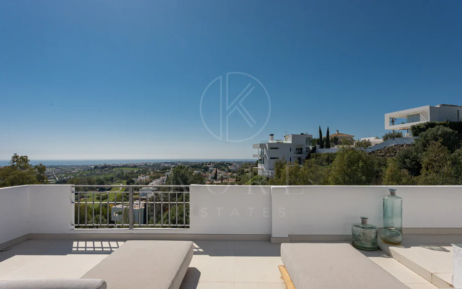 Impresionante Ático Dúplex con Piscina Privada y Vistas Espectaculares – La Quinta, Benahavís