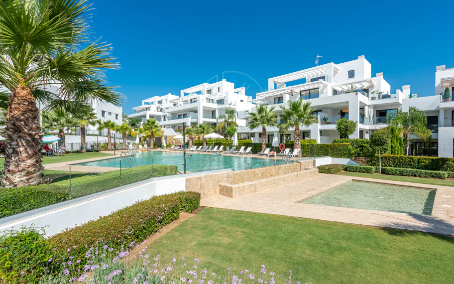 Ático dúplex elegante y luminoso en Cortijo del Golf en la Nueva Milla de Oro