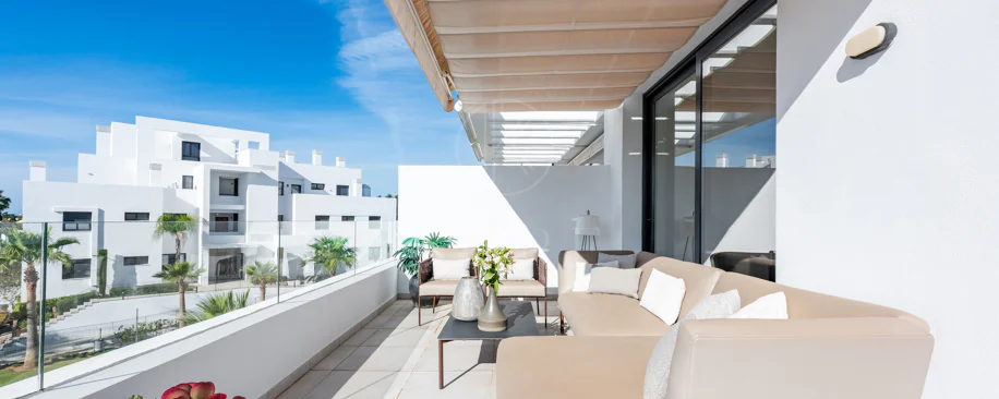 Ático dúplex elegante y luminoso en Cortijo del Golf en la Nueva Milla de Oro
