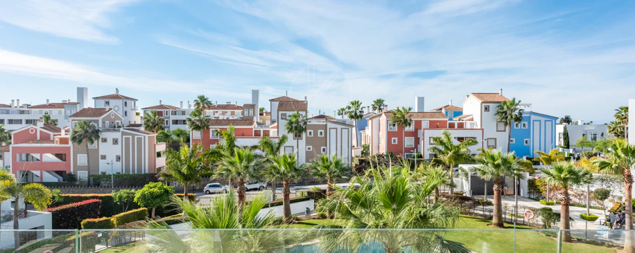 Ático dúplex elegante y luminoso en Cortijo del Golf en la Nueva Milla de Oro