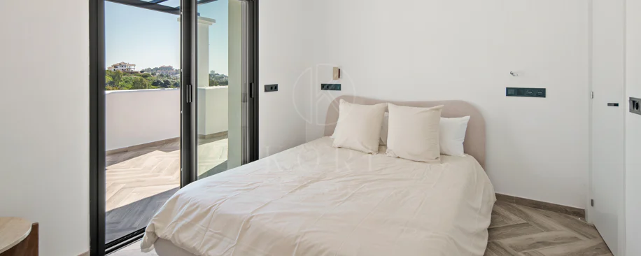 Luxury Penthouse with Sea Views – La Quinta