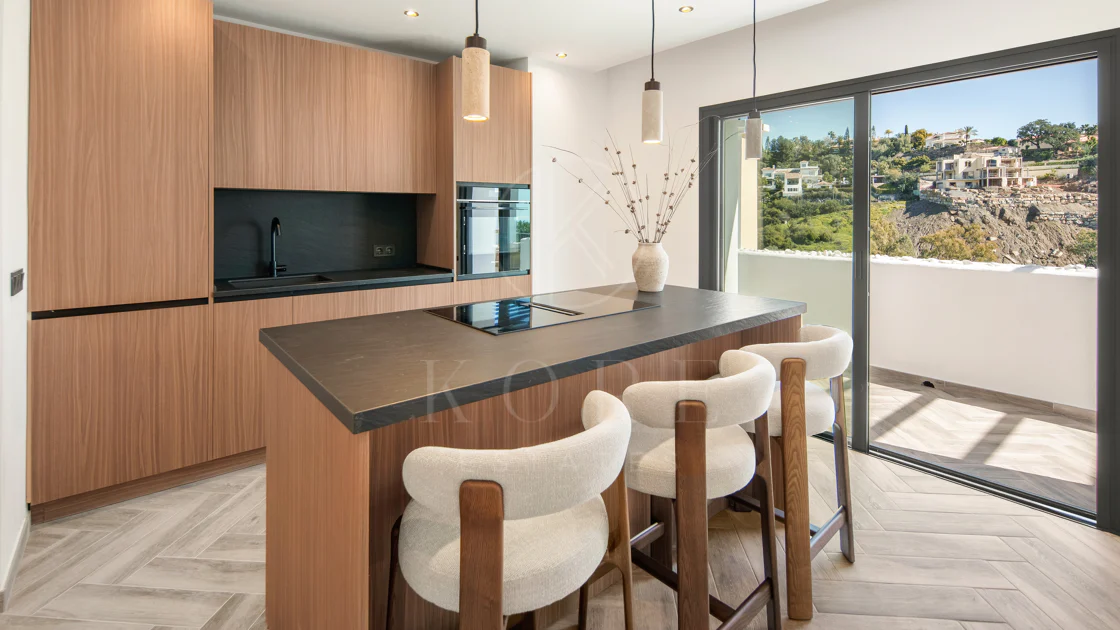 Luxury Penthouse with Sea Views – La Quinta