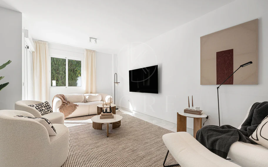 ¡Bienvenido a esta excepcional casa adosada donde el lujo contemporáneo se encuentra con comodidad y estilo de vida sin esfuerzo!