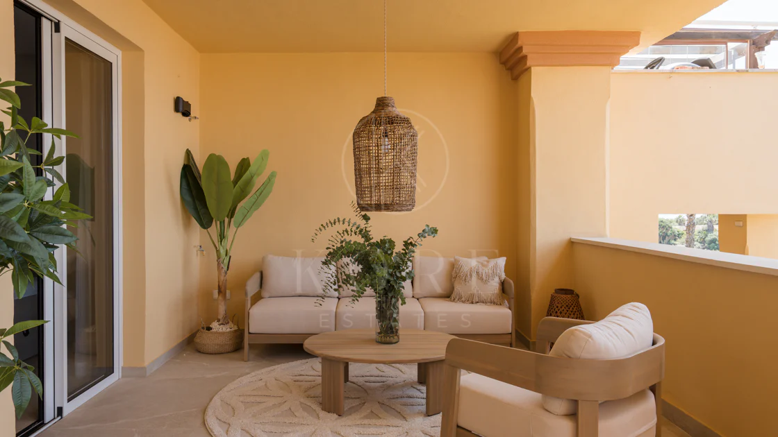 Apartament superb cu vedere la mare în Cumbres del Rodeo, Nueva Andalucia.