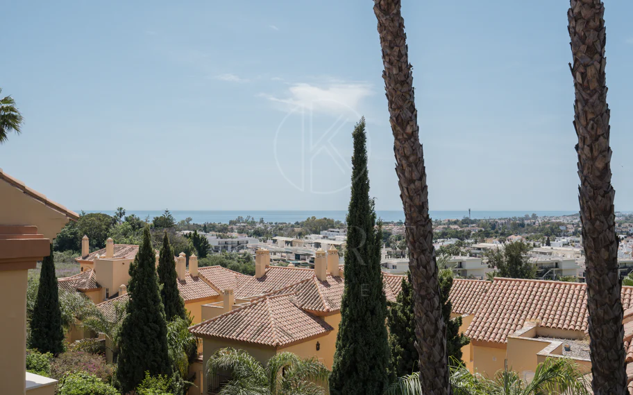 Apartamento con impresionantes vistas al mar en Cumbres del Rodeo, Nueva Andalucía.