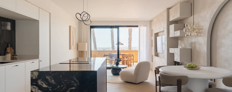 Apartament superb cu vedere la mare în Cumbres del Rodeo, Nueva Andalucia.
