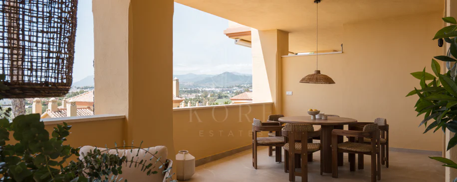 Apartament superb cu vedere la mare în Cumbres del Rodeo, Nueva Andalucia.