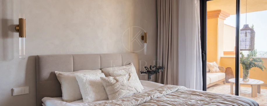 Apartament superb cu vedere la mare în Cumbres del Rodeo, Nueva Andalucia.