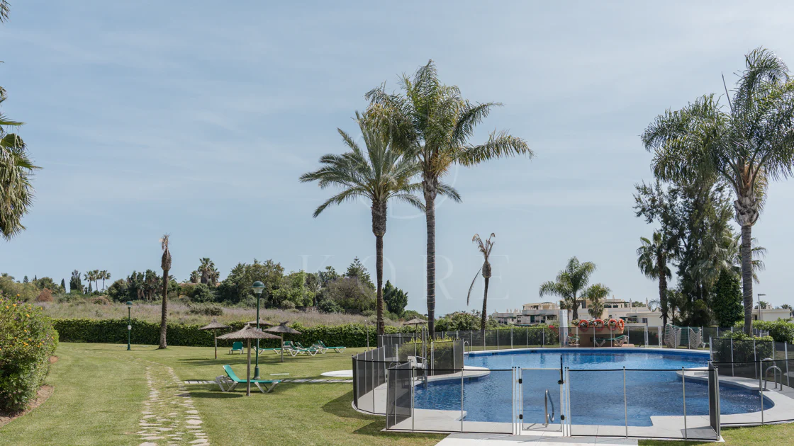 Apartament superb cu vedere la mare în Cumbres del Rodeo, Nueva Andalucia.