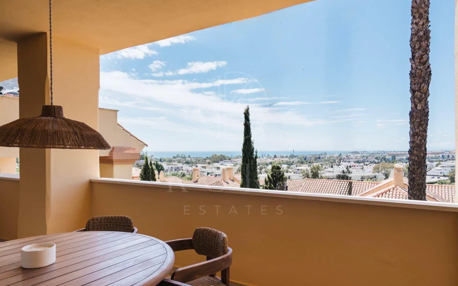 Apartamento con impresionantes vistas al mar en Cumbres del Rodeo, Nueva Andalucía.