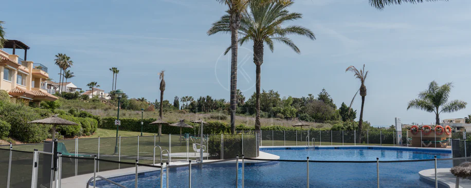 Apartament superb cu vedere la mare în Cumbres del Rodeo, Nueva Andalucia.