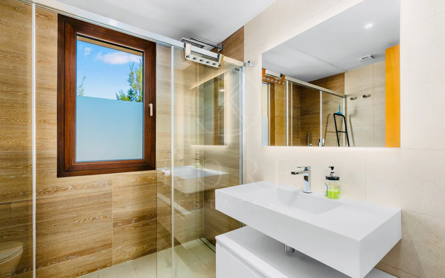 Apartamento Planta Baja en venta en Real de La Quinta, Benahavis
