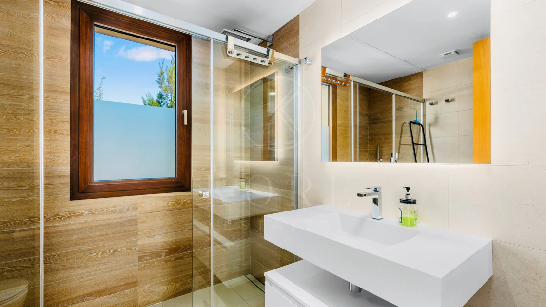 Ground Floor Apartment for sale in Real de La Quinta, Benahavis